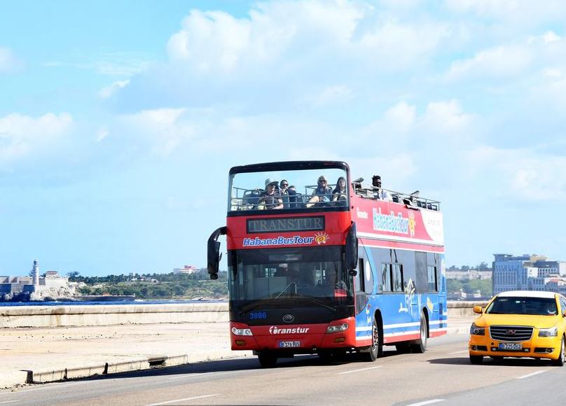 China coopera en reanimación del transporte público en Cuba